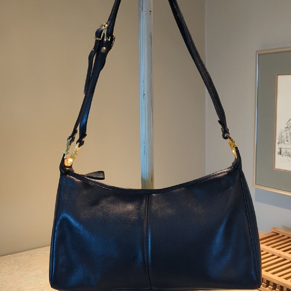 Susan Gale Vintage Navy Blue Elegant Leather Shoulder Bag Excellent Condition